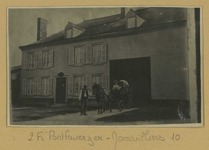 PONTFAVERGER-MORONVILLIERS. [Pontfaverger. Rue de Reims, n°5 et 7] *.