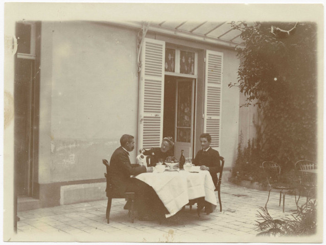 Photographie de famille (habitation)