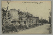 REIMS. 16. Reims en ruines - Boulevard de la Paix Peace Boulevard.
ReimsL. Michaud (51 - ReimsJ. Bienaimé).Sans date
