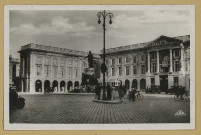 REIMS. 147. Place Royale.
StrasbourgReal-photo CAP.Sans date