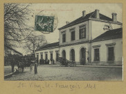 VITRY-LE-FRANÇOIS. 10. La Gare, extérieur.
Édition Au Grand BazarVitry-le-François.[vers 1910]
