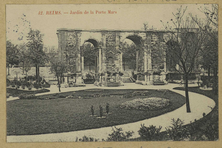 REIMS. 42. Jardin de la Porte Mars.