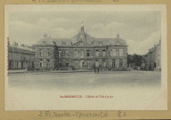 SAINTE-MENEHOULD. L'Hôtel de Ville (1730).
(51 - Sainte-MenehouldMartinet-Heuillard).[vers 1935]