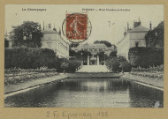 ÉPERNAY. La Champagne-Épernay-Hôtel Chandon de Briailles.
EpernayÉdition Lib. J. Bracquemart.[vers 1912]