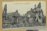 REIMS. 28 - Reims en Ruines - La Rue Gambetta / B.F.
(75 - ParisCatala frères).Sans date