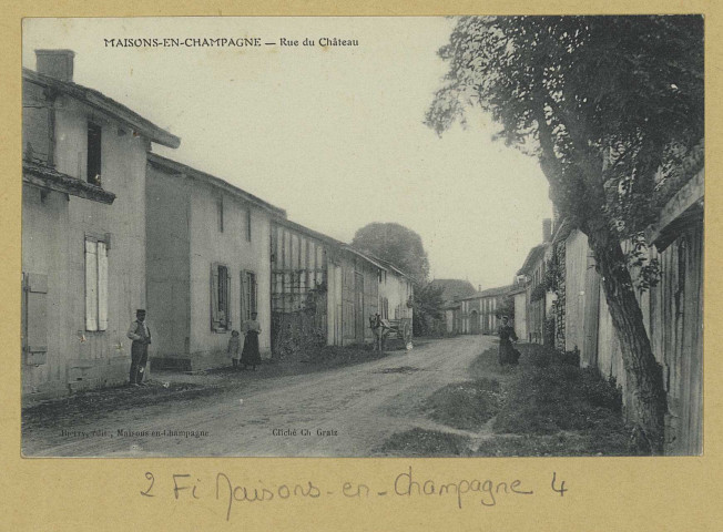 MAISONS-EN-CHAMPAGNE. Rue du Château / Ch. Gratz., photographe à Gratz.
Maisons-en-ChampagneÉdition Bierry.Sans date
