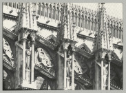 REIMS. Cathédrale de Reims. Détail pinacle sud, l'ange au soleil.