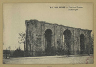 REIMS. E.C. 388. Porte des Romains - Roman's gate.
(69 - LyonPhototypie X. Goutagny).Sans date