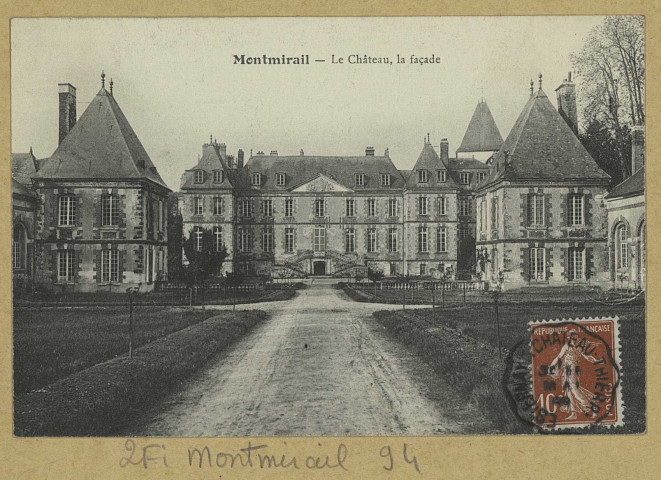 MONTMIRAIL. Le Château, la façade.