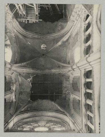 REIMS. Cathédrale de Reims. Transept sud par renversement.