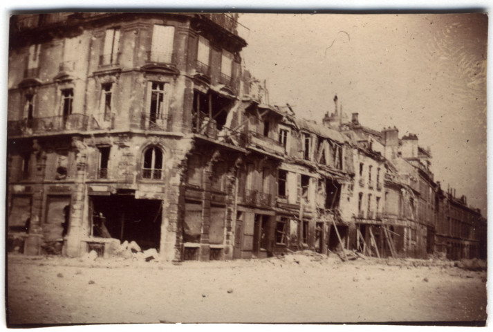 Reims. Rue du Théâtre, 4 mai 1917.