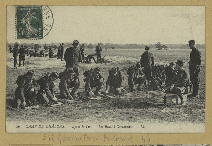 MOURMELON-LE-GRAND. 30-Camp de Châlons. Après le Tir. Les Etuis à Cartouches.
LL.[vers 1912]