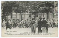 REIMS. Campagne de 1914-1916. Invasion Allemande à Reims. Evacuation des blessés allemands défilant place du Palais-de-Justice, le 11 septembre 1914 / Cliché Gaston Jeanmaire.
ReimsJ. Matot (75- Paris Imp.Phot. Neudein et Cie).1918