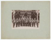 CHÂLONS-EN-CHAMPAGNE. École nationale supérieure des arts et métiers. Groupe d'étudiants en uniforme.