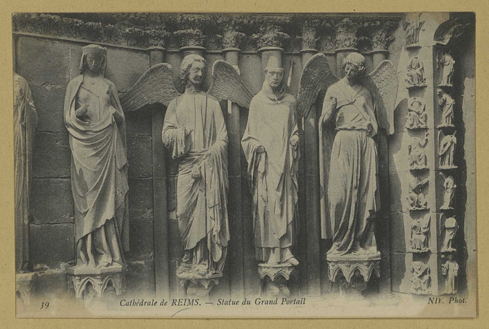 REIMS. 39. Cathédrale de Statue du Grand Portail / N.D., Phot.