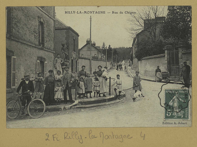 RILLY-LA-MONTAGNE. Rue de Chigny.
Édition A. Jobert.[vers 1911]