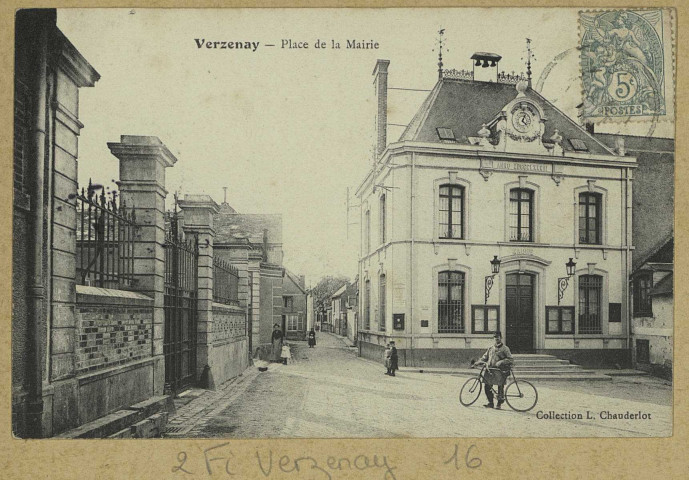 VERZENAY. Place de la Mairie.Collection L. Chauderlot