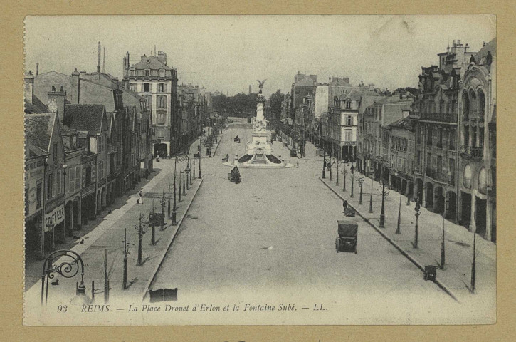 REIMS. 93. La Place Drouet d'Erlon et la Fontaine Subé / L.L.