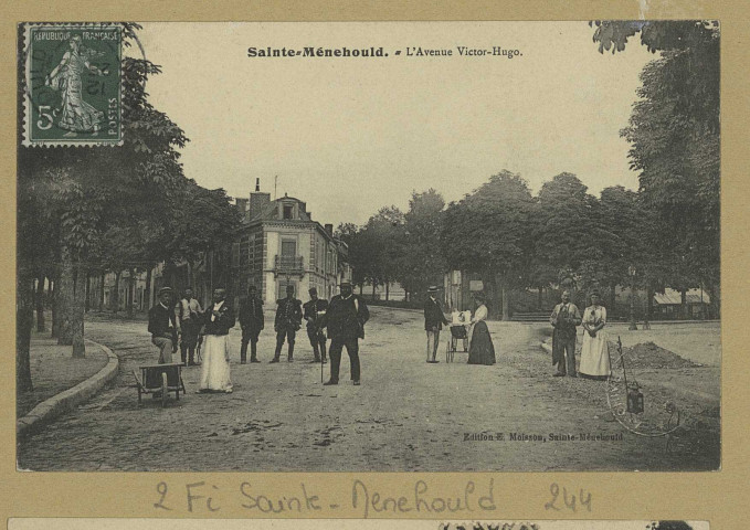 SAINTE-MENEHOULD. L'Avenue Victor-Hugo.
Sainte-MenehouldÉdition E. Moisson.[vers 1908]