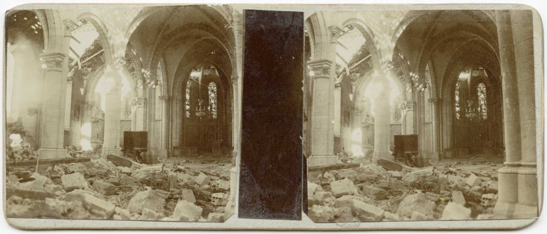 Eglise de Saint-Hilaire-le-Grand : intérieur, 10 octobre 1915 .