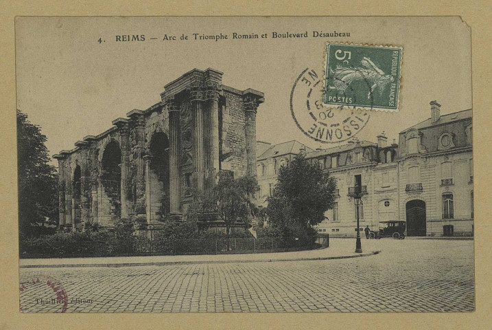 REIMS. 4. Arc de Triomphe Romain et boulevard Désaubeau.
ÉpernayThuillier.1909