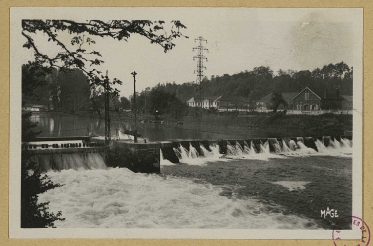 CHÂLONS-EN-CHAMPAGNE. Le barrage. Paris G. Réant. [vers 1930] 
