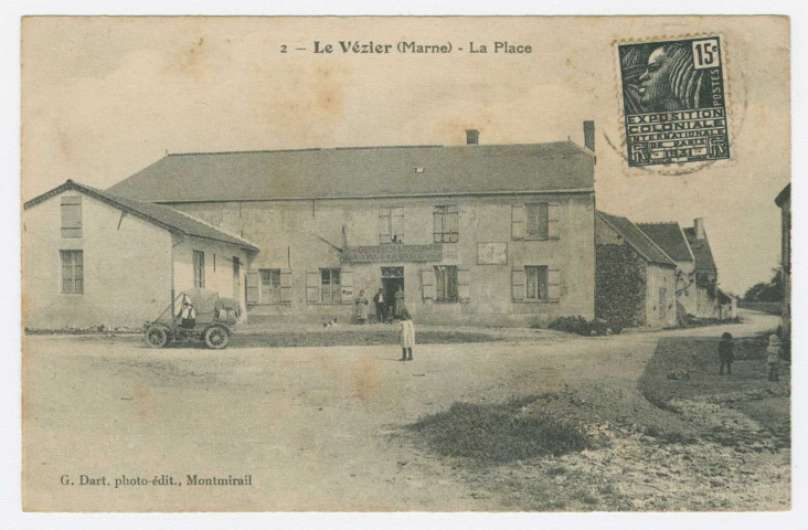 VÉZIER (LE). La place. Montmirail G. Dart. 1931 