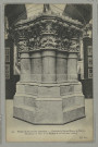 REIMS. 79. Musée de Sculpture comparée. Cathédrale Notre-Dame de Reims, Chapiteau et Base d'un Pillier de la Nef (XIIIe siècle) / N.D., Phot.