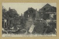REIMS. 571. Les Ruines de la Grande Guerre. Maisons en ruines, rue du Courtrai / L.L.
(75 - ParisLévy fils et Cie).Sans date