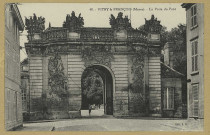 VITRY-LE-FRANÇOIS. 48. La Porte du Pont.
Château-ThierryBourgogne Frères.Sans date