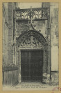 CHÂLONS-EN-CHAMPAGNE. 12- Église Notre-Dame-en-Vaux, porte du presbytère.