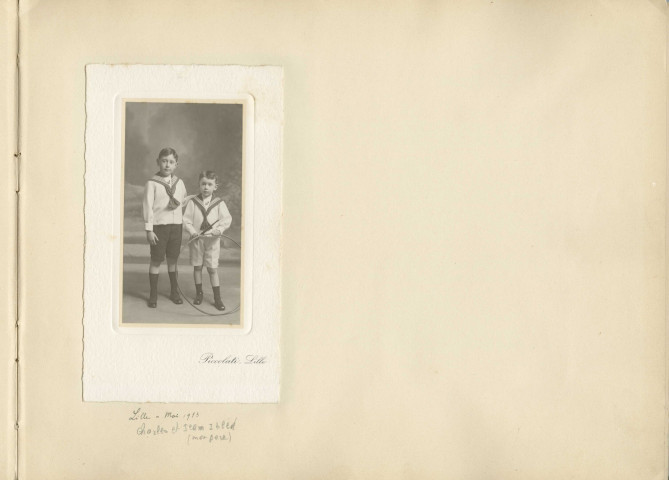 Guerre 14-18. Deuxième album de photographies de la Campagne de 1914 à 1916 (3e partie du fonds Ibled).