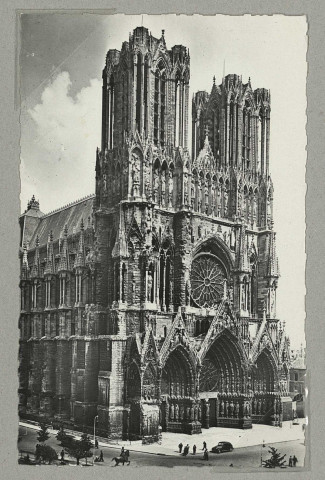 REIMS. P. 15. La Cathédrale.
ReimsÉdition Reims-Cathédrale.Sans date