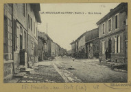 NEUVILLE-AU-PONT (LA). Rue Basse / Combier, photographe à Mâcon.
Édition Bureau.[vers 1925]
