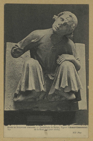 REIMS. 571. Musée de sculpture comparée. Cathédrale de Reims Figure d'amortissement de la Rose sud (XIIIe s.) / N.D., phot.