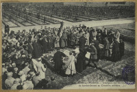 CHÂLONS-EN-CHAMPAGNE. Obsèques des victimes du bombardement au cimetière militaire.