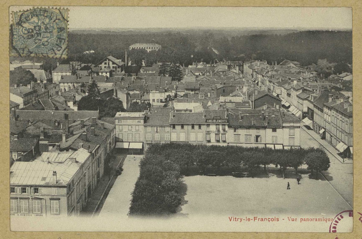 VITRY-LE-FRANÇOIS. Vue panoramique.
(02 - Château-ThierryA. Rep. et Filliette).[vers 1905]
Collection R. F