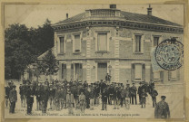 CHÂLONS-EN-CHAMPAGNE. La sortie des ouvriers de la Manufacture de papiers peints.
Châlons-sur-MarneL. Coëx.[vers 1906]